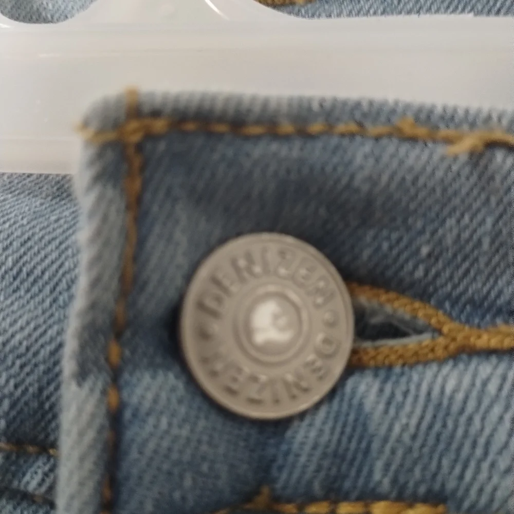 Levi's Denizen Taper Distressed Blue Jeans Size‎ 14 Regular Big Kids